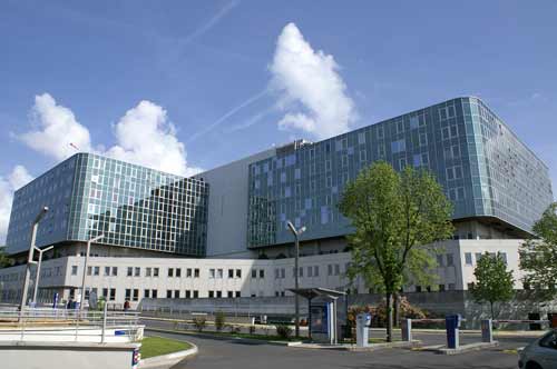Etude organisationnelle d'un réseau de transport pneumatique au Centre Hospitalier de Versailles pour l'acheminement des produits biologiques